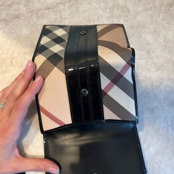 Burberry Authentic Supernova Check Wallet Beige and Black - Picture 10 of 13